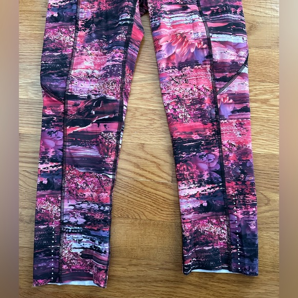 Lululemon Fast and Free HR Crop Leggings Size 2 - Picture 5 of 16